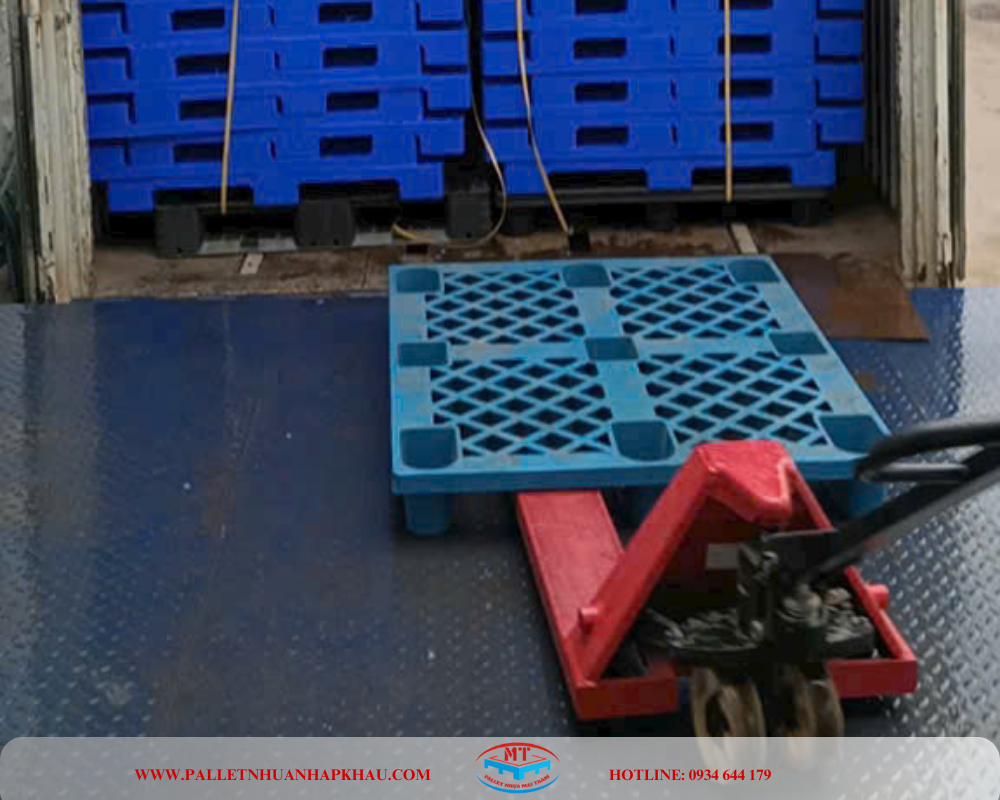 Pallet nhựa Phú Nhuận dùng tuyệt vời với mọi xe nâng