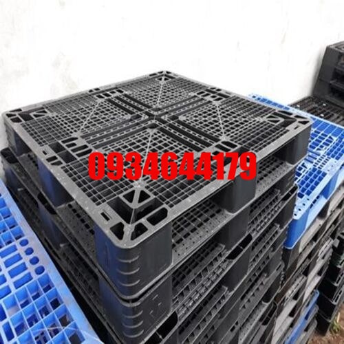 pallet nhựa chống tràn dầu