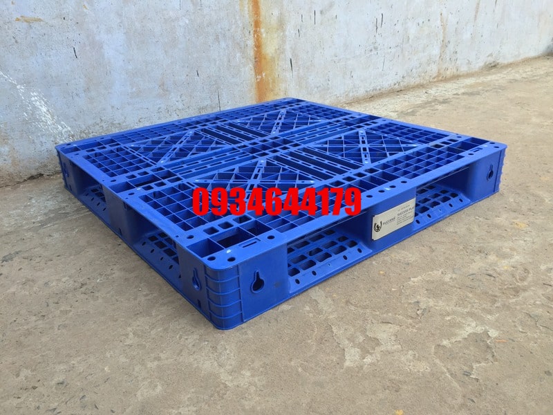 Một loạt các tùy chọn cho pallet nhựa cũ cho doanh nghiệp