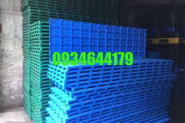 pallet nhựa cũ tại Cam Ranh Khánh Hòa