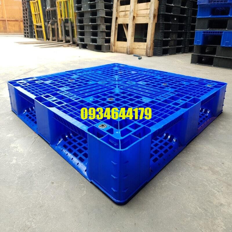 pallet nhựa đựng hàng