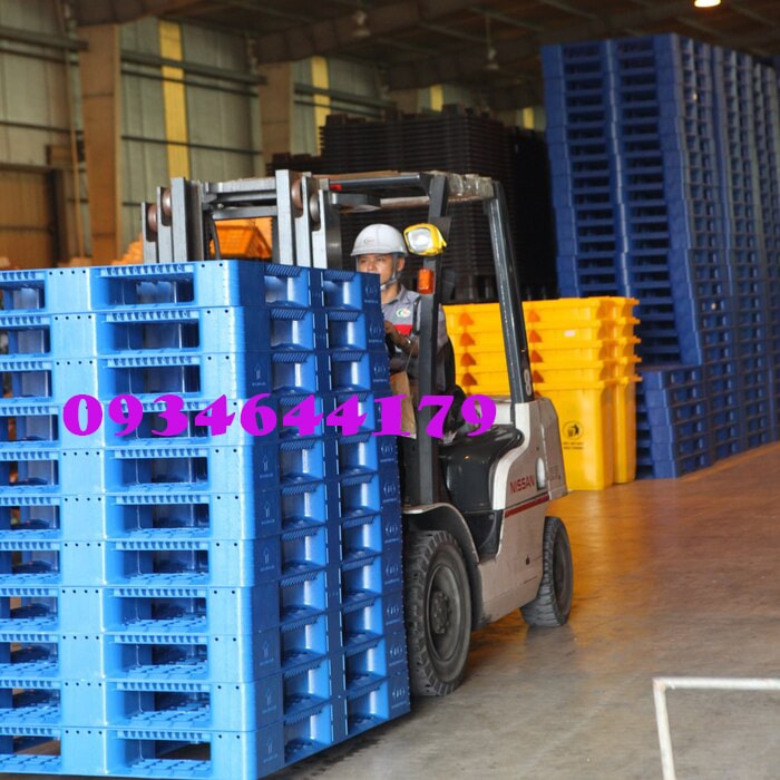 pallet nhựa tại chợ lách bến tre