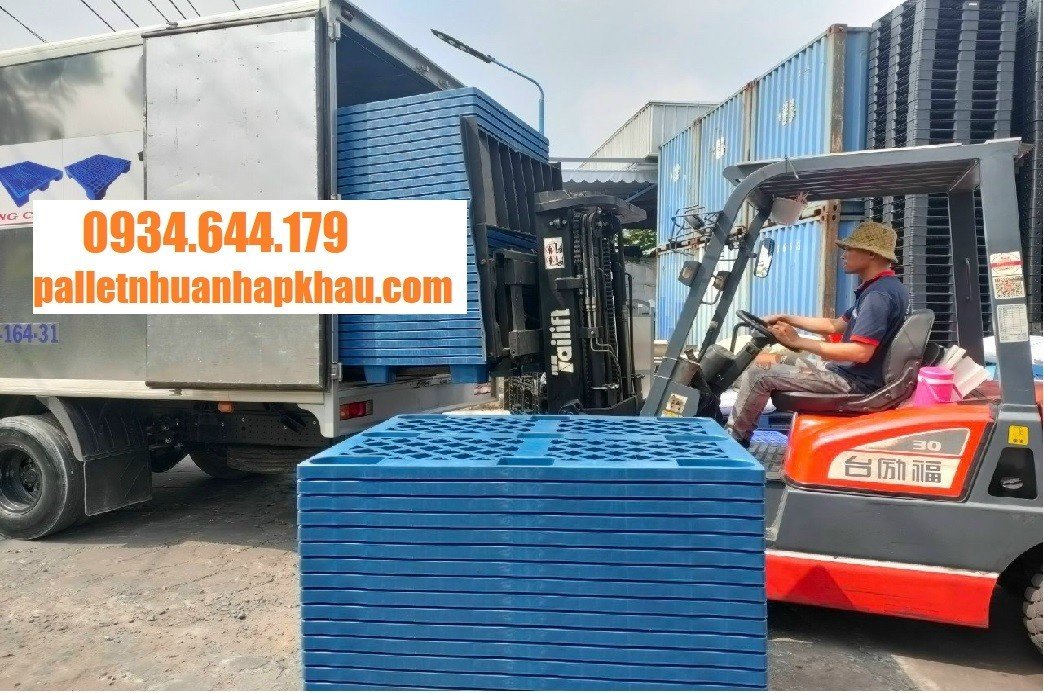 Pallet nhựa trong siêu thị giúp nâng cao khả năng tự động hóa