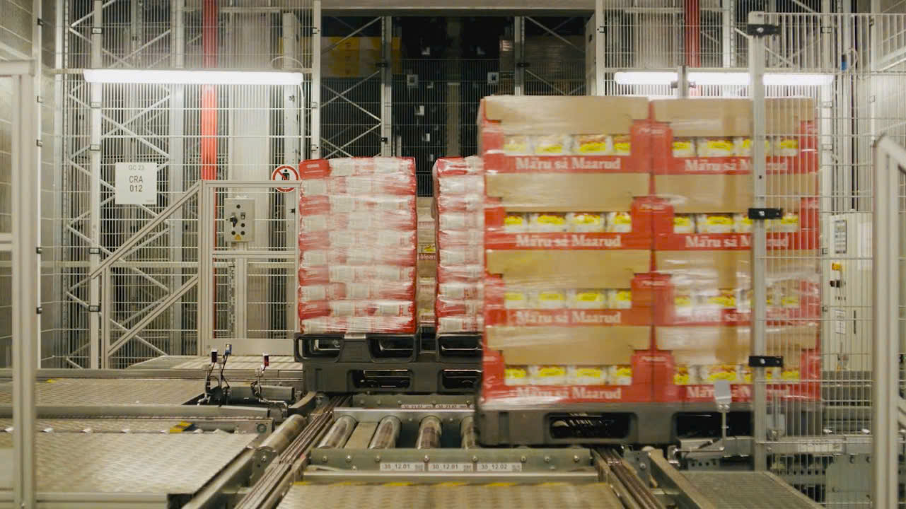 Pallet nhựa kê kệ
