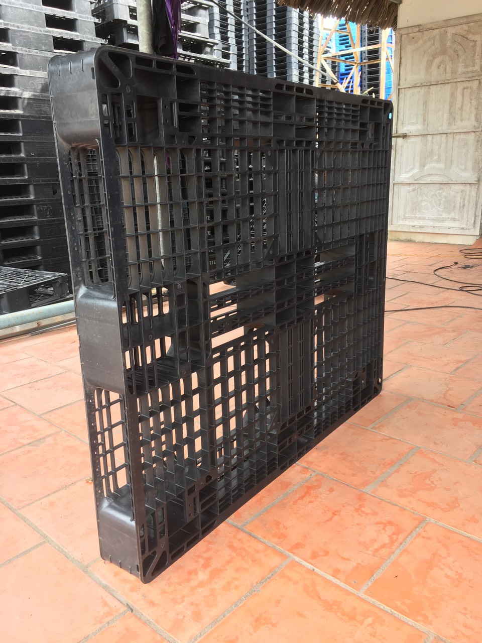 Pallet nhựa mới 1200x1000x150mm ( đen)